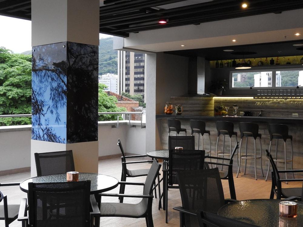 Park V Hotel & Suites กาลี ภายนอก รูปภาพ