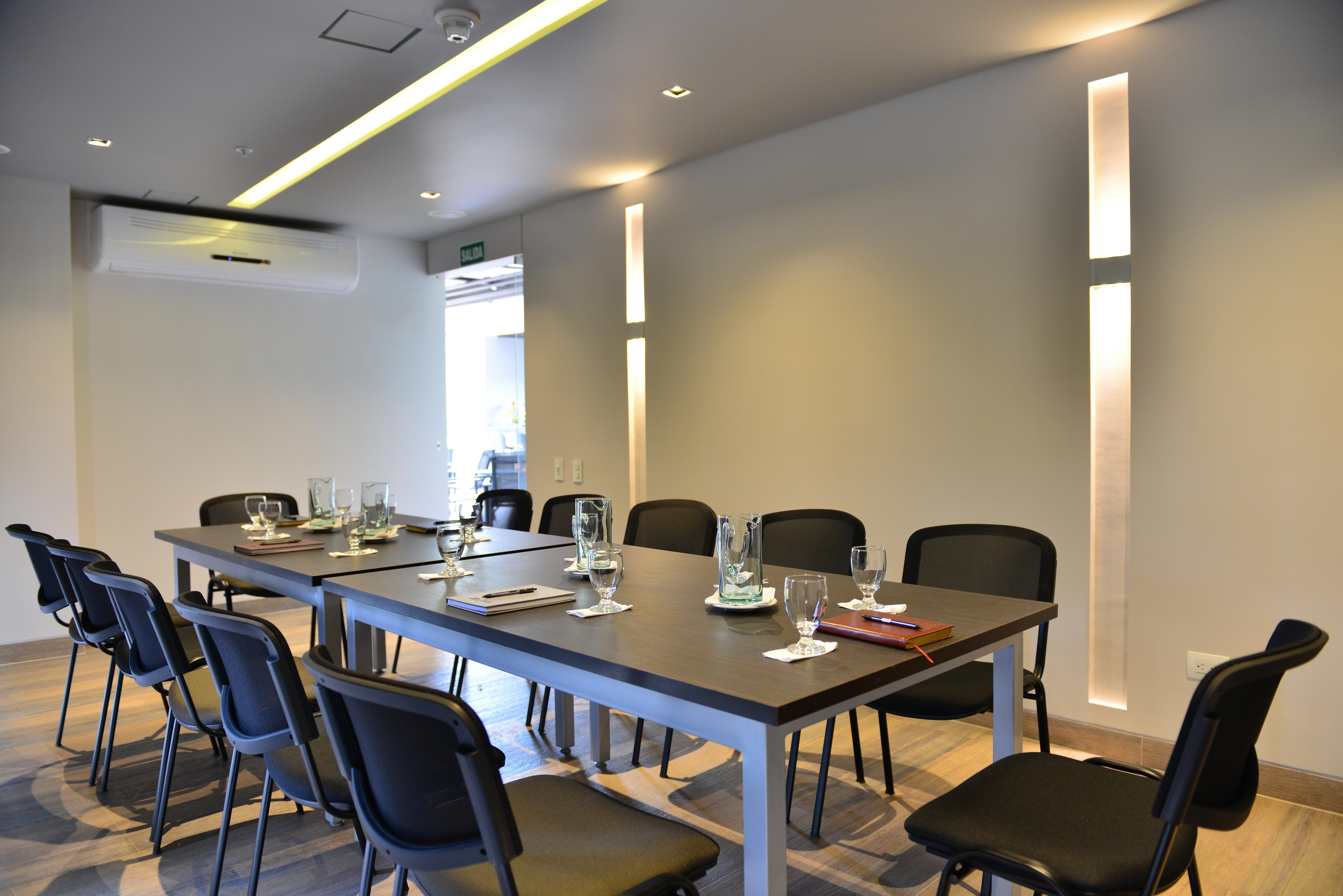 Park V Hotel & Suites กาลี ภายนอก รูปภาพ